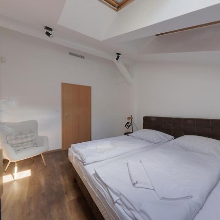 Aneri Apartment Old Town Pozsony Kültér fotó