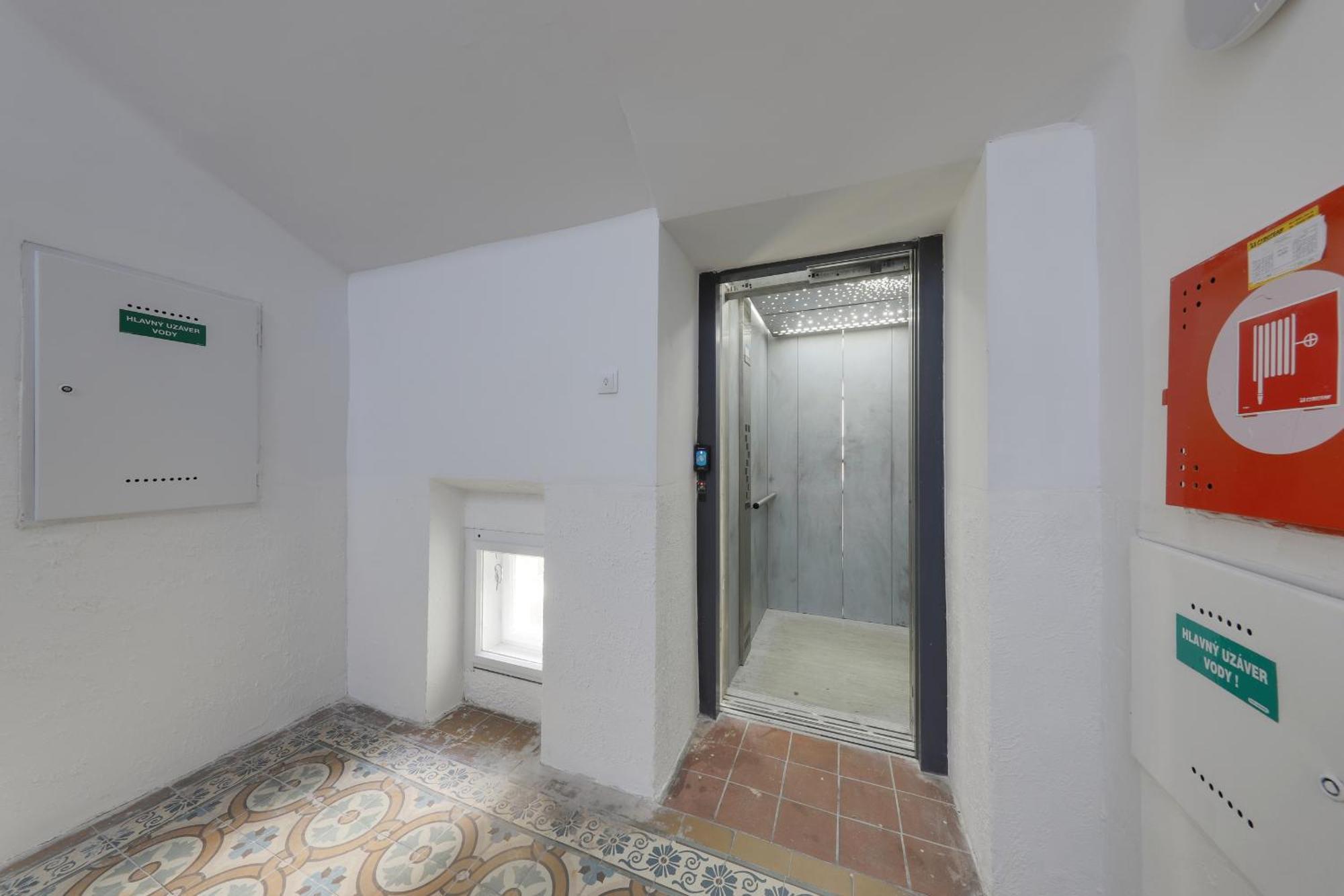 Aneri Apartment Old Town Pozsony Kültér fotó